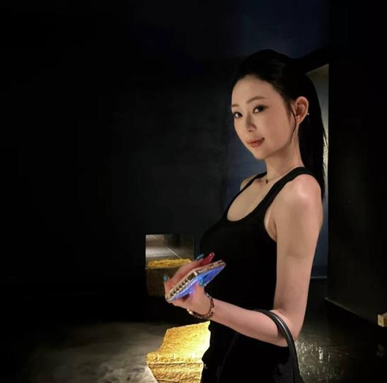 快手王皓晨被前女友文妹儿发文控诉,感情纠纷牵出赌博欠款争议