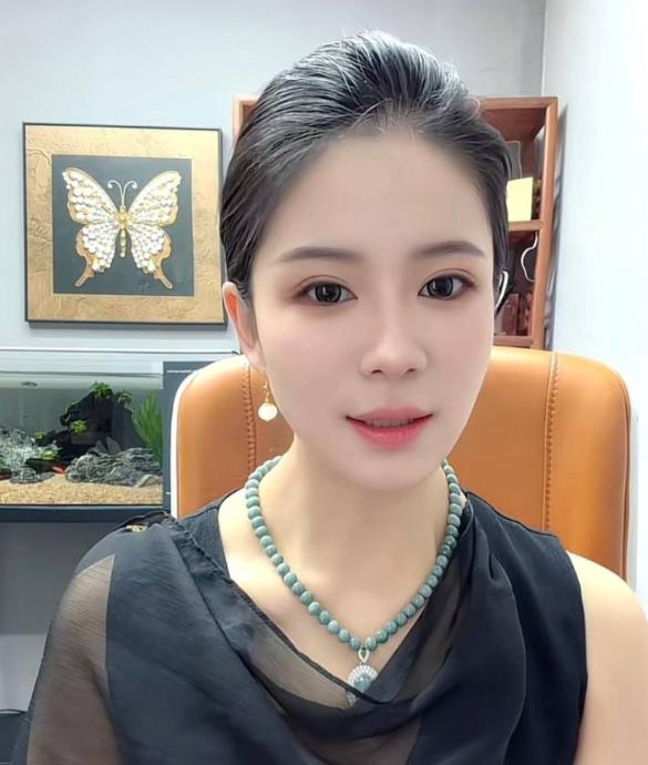 抖音刘大师被曝与李珍珍泰国同行 工地霞姐与前任赵山河卷入感情风波