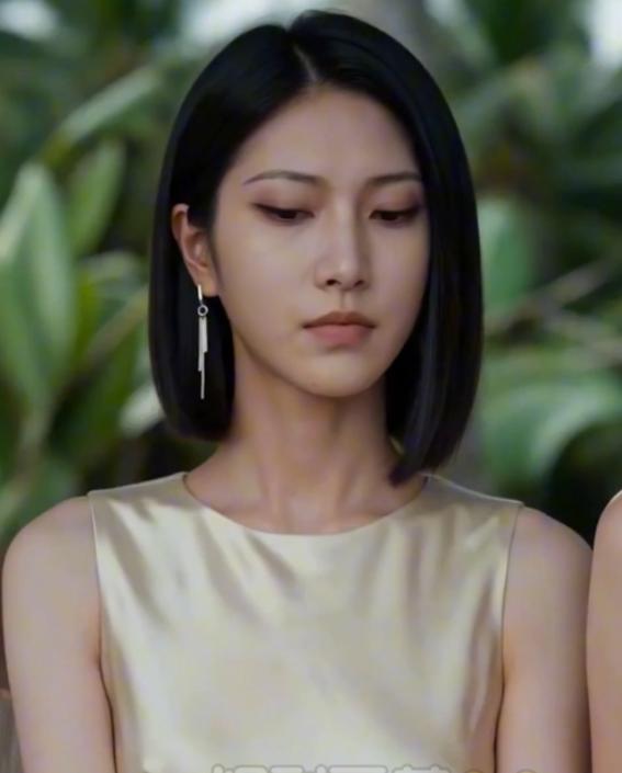 AI短剧《荒岛美人劫》剧情梳理，高傲名媛流落荒岛后迎来身份反转