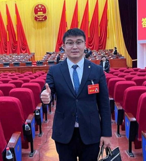 抖音刘大师被曝与李珍珍泰国同行 工地霞姐与前任赵山河卷入感情风波