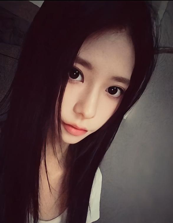 Starluck碳水王子事件始末：异地男友发现外网账号，隐瞒争议引发分手