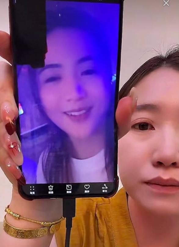 卡车小啊妹直播控诉丈夫麻子哥 珊珊被指卷入婚姻风波