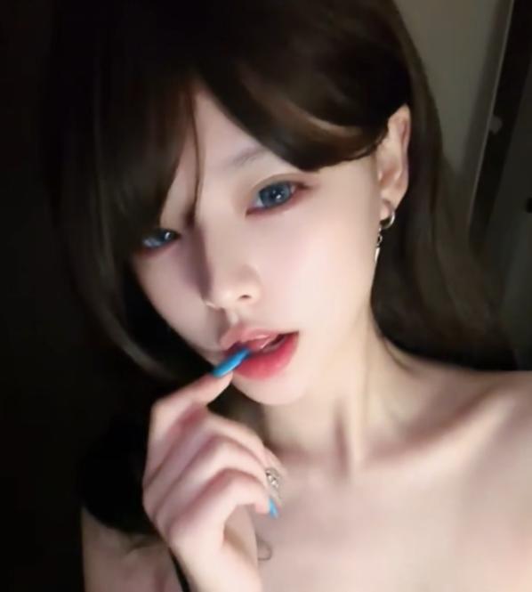苒柒被卷入网传影像风波,快手御姐形象与榜单用户传闻引关注