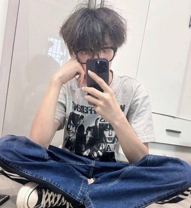 抖音网红橙汁被质疑抄袭，女友眳记公开聊天记录指控其出轨