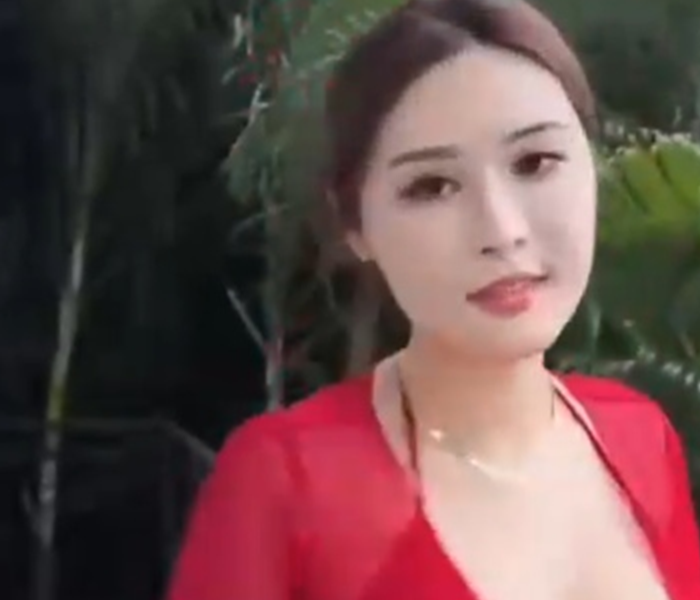 艾熙海岛旅游篇阳台绿植人物近景