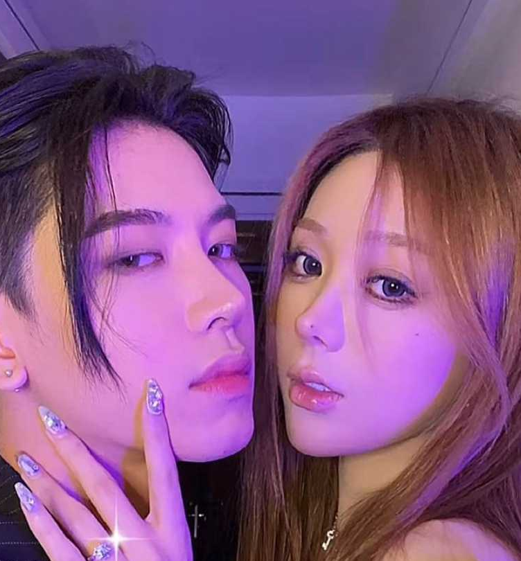 抖音592万粉网红Alex与一雯白订婚后分手 七年感情就此结束