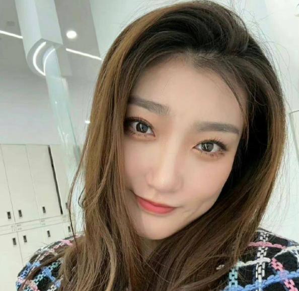 中国女篮李梦被张隆妻子曝“知三当三” 多张私密照片引发争议