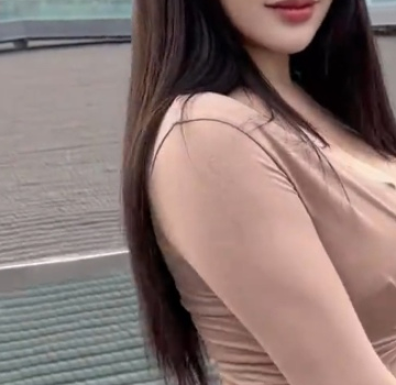 张玲玲呀0户外平台人物画面