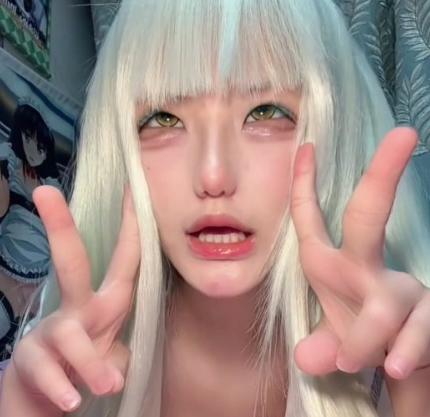 废柴少女家里蹲520定制COS若叶睦 银白长发搭配白色水手服