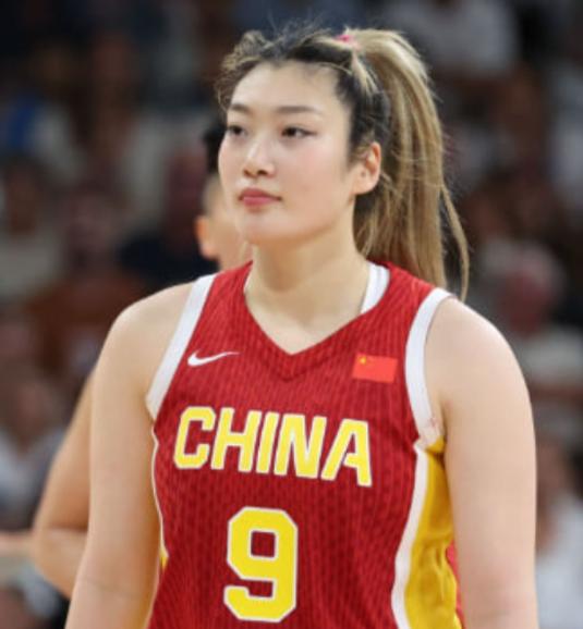 中国女篮李梦被张隆妻子曝“知三当三” 多张私密照片引发争议
