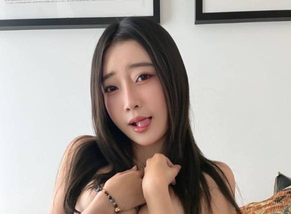 台湾健身教练ssrpeach受到关注 成熟御姐形象与健身曲线很有辨识度