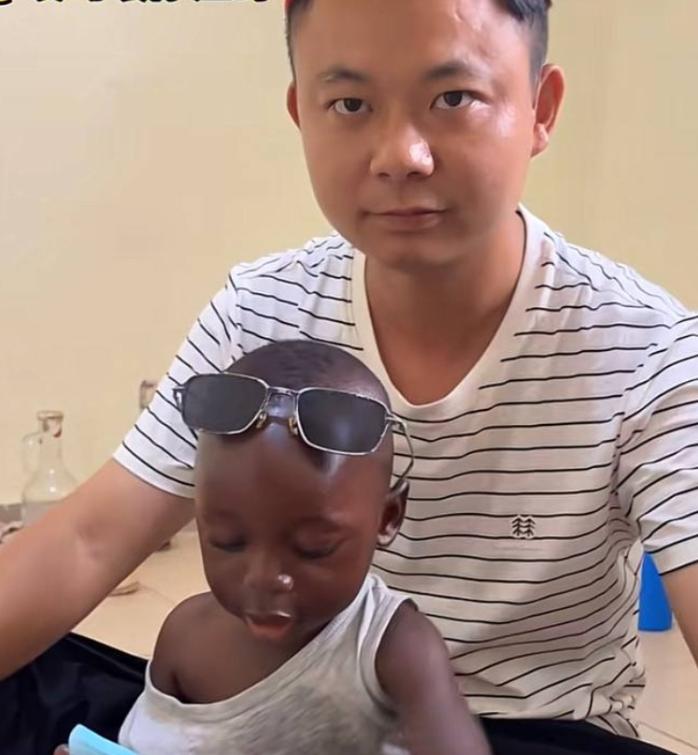 抖音网红“哎呦喂你江哥”被曝十宗质疑，公益视频与感情问题引发争议