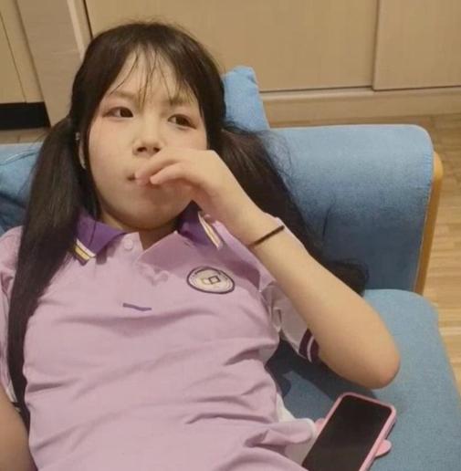 推特鱼哥与双马尾女生“小蛋糕”同框 网传视频出现私密画面