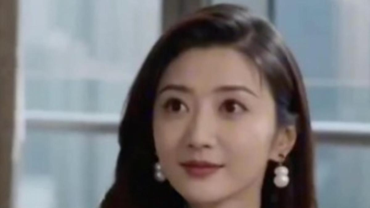 孙割爱情故事室内人物镜头
