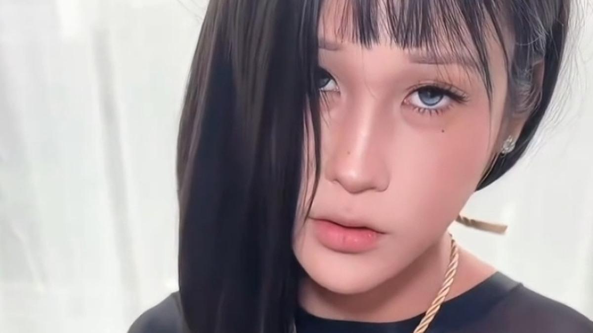 芗鵯艸浴室人物镜头