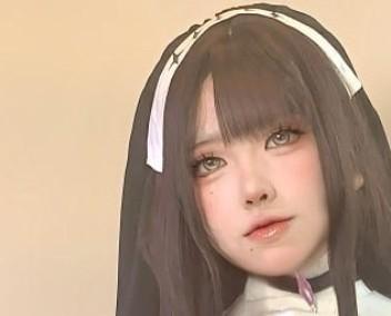 超级奶奶熊Nyanya黑色修女造型近景
