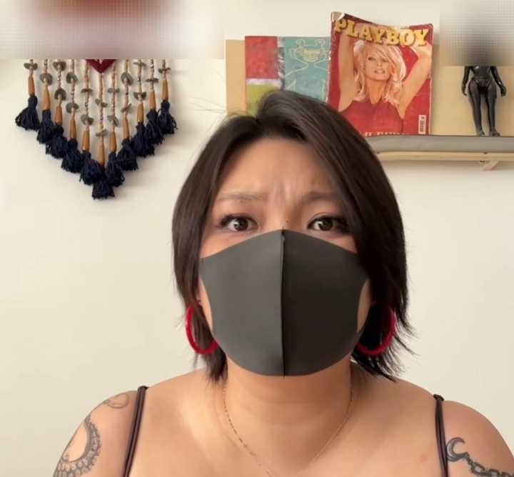 12Baegirl红色耳环和手臂纹身