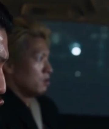 东京牛头人男主在汽车中的剧情画面