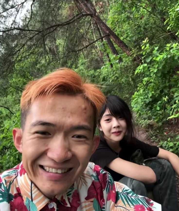 刘大炮与不吃奶露拖户外合影