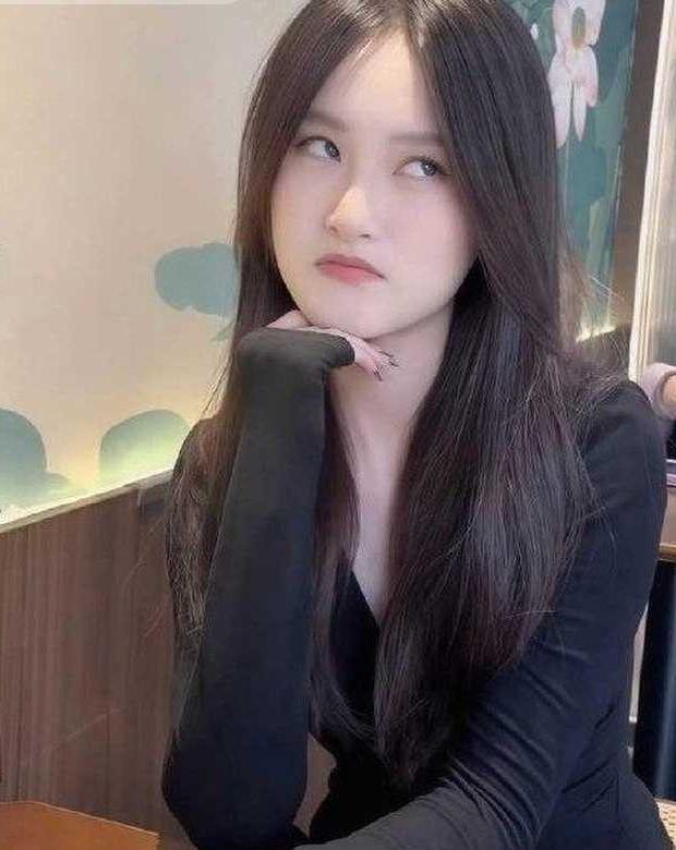 王怡香公开照片中的正面形象