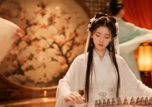 在仙侠世界开妓院中姨娘坐在古宅内弹奏古琴